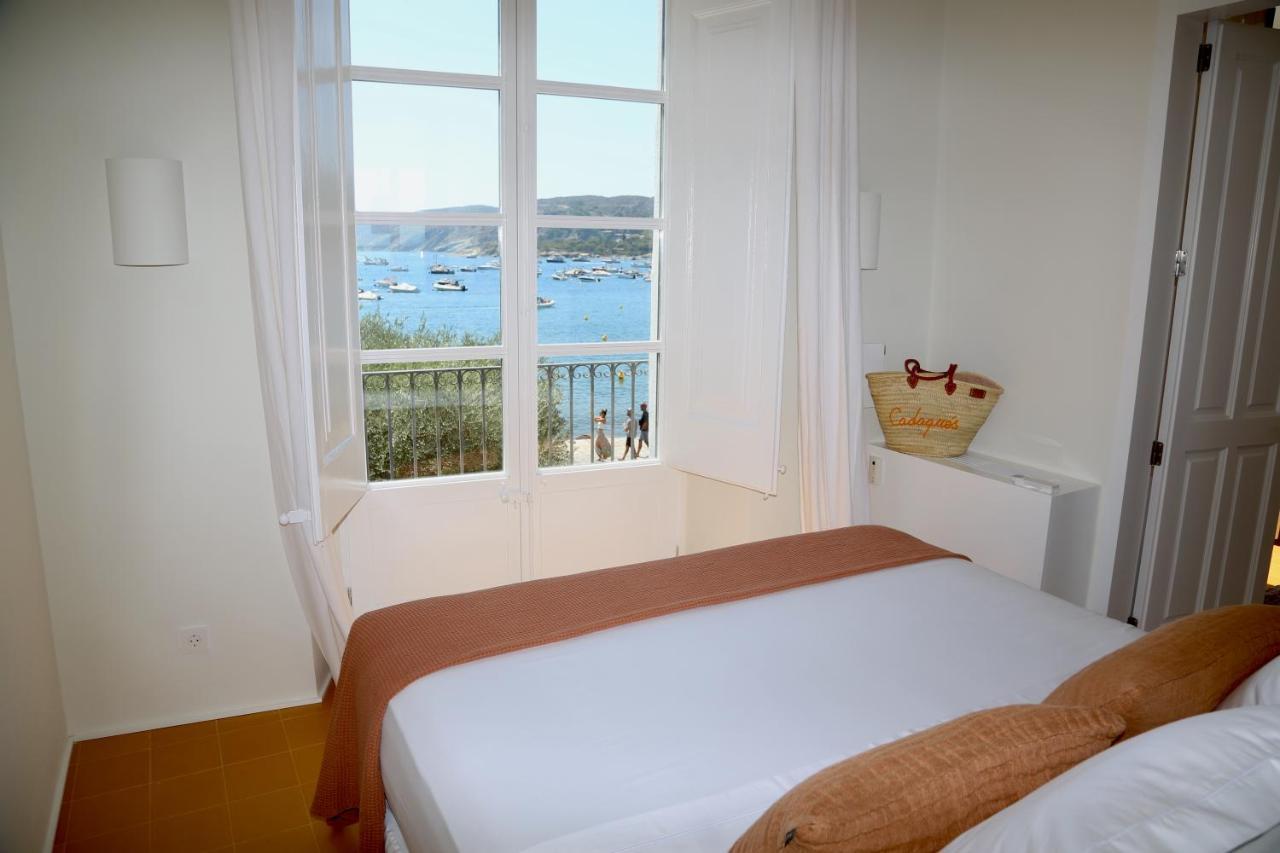 Set Cadaques