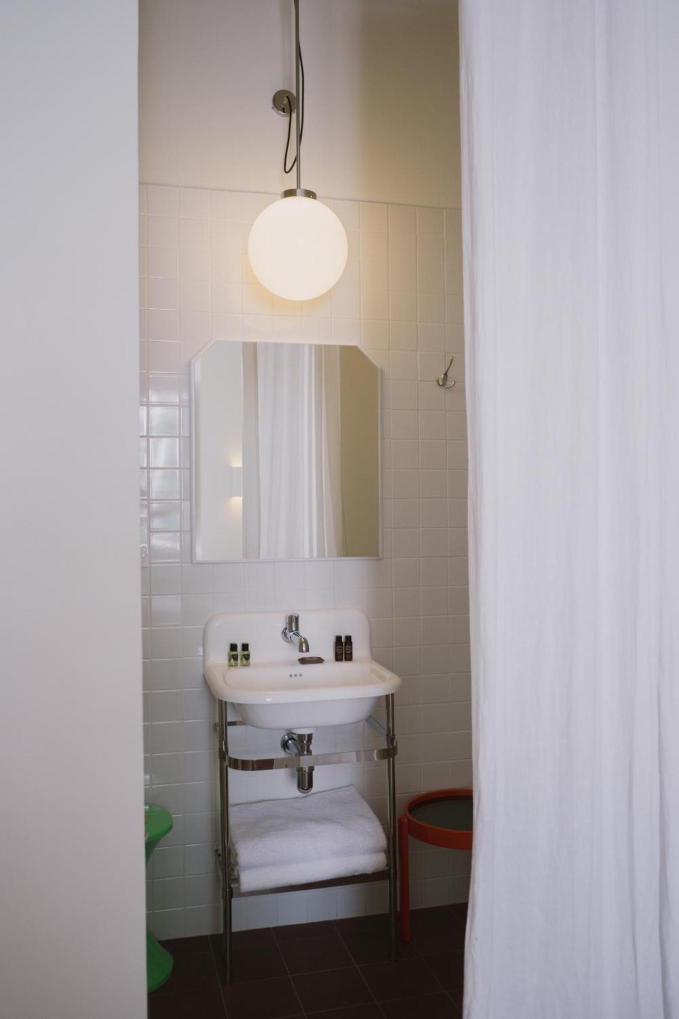 Set * Cadaques